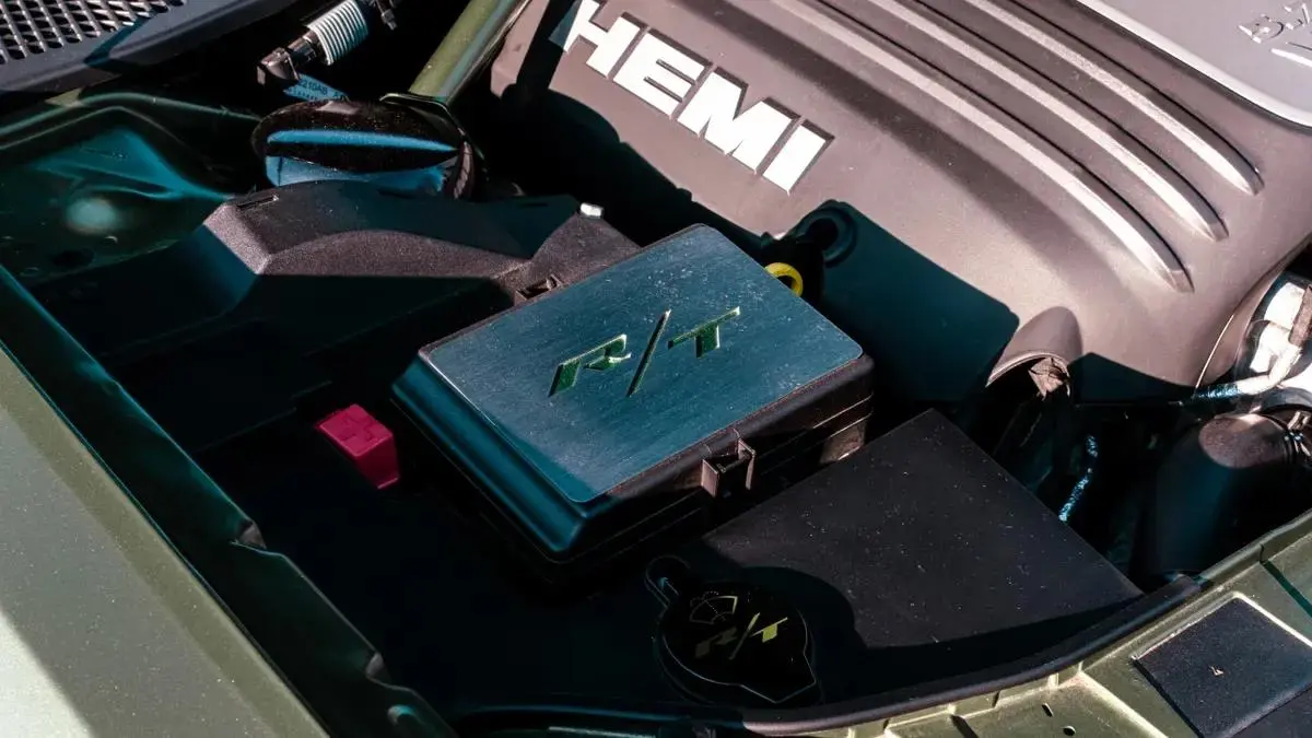 Memecahkan Masalah EMI Otomotif Menggunakan Induktor Mode Umum Keandalan Tinggi